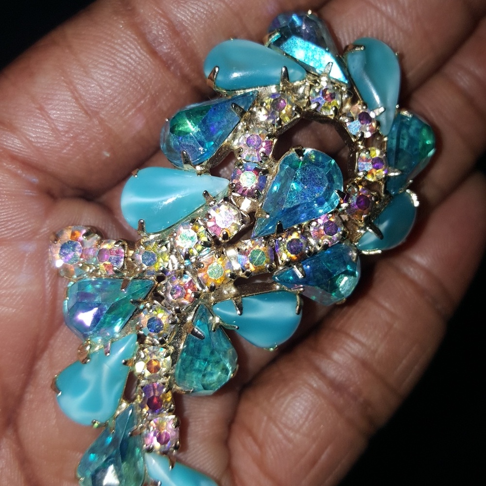 Antique brooch pin